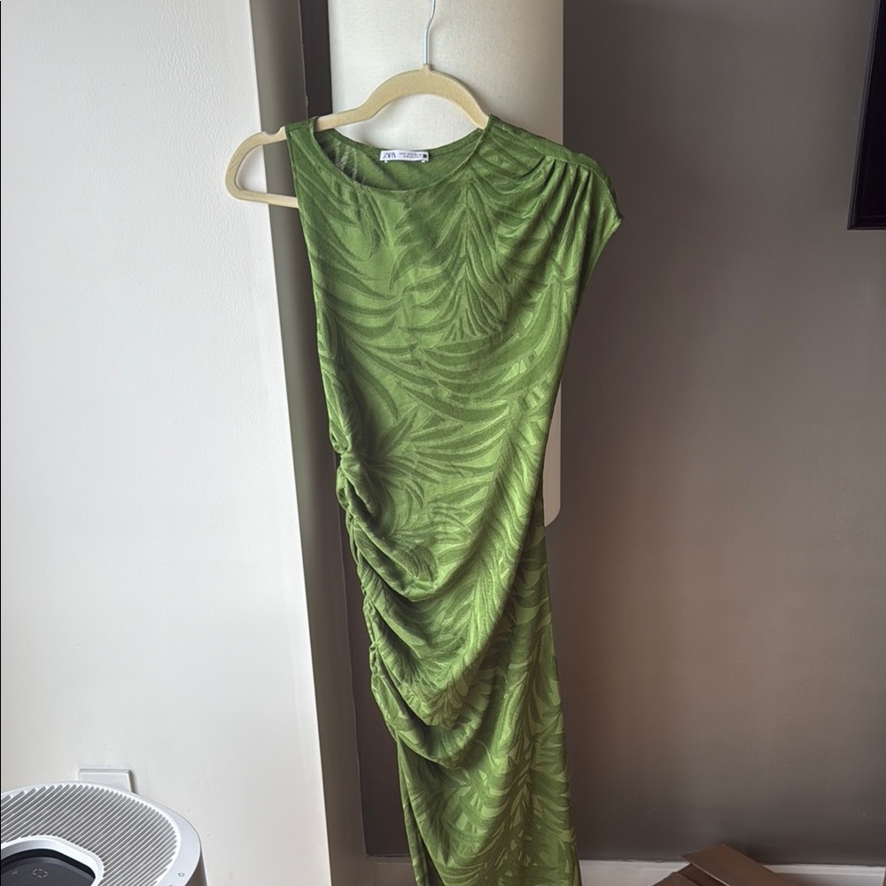 Zara Elegant Green Ruched Dress